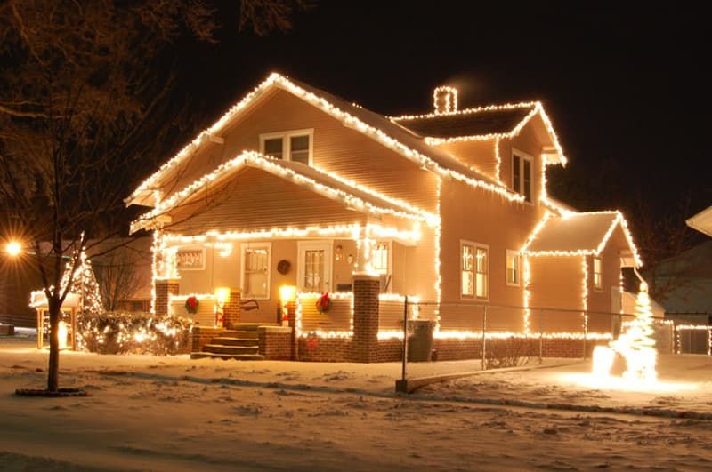 Как выбрать новогоднюю иллюминацию для дома?