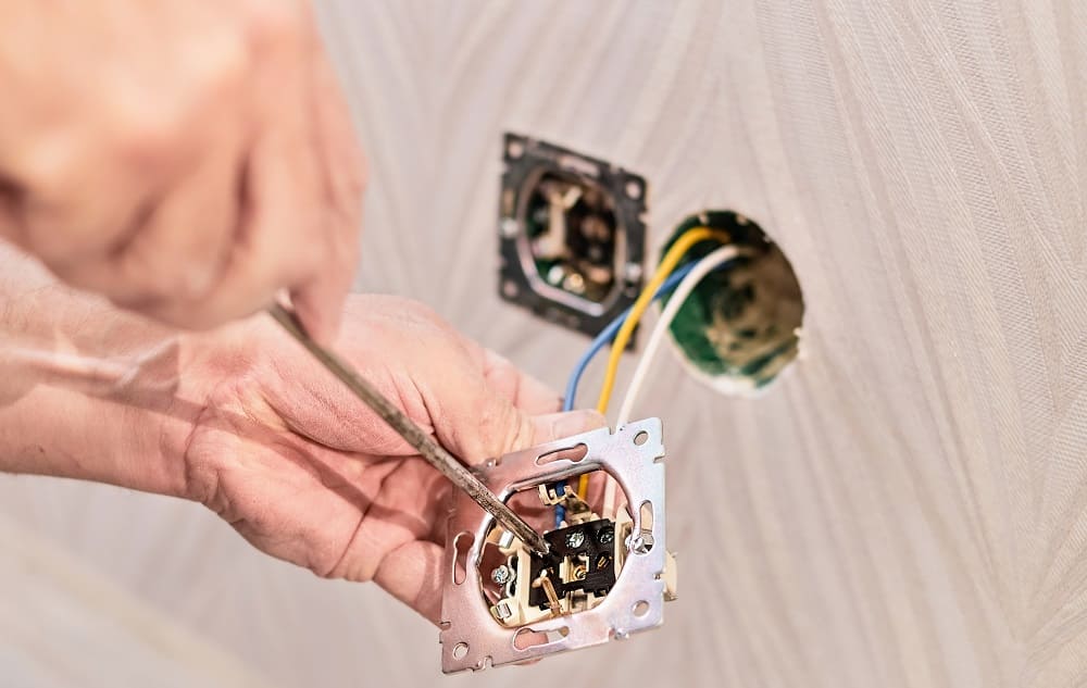 Установка розеток Установка розеток в новостройке